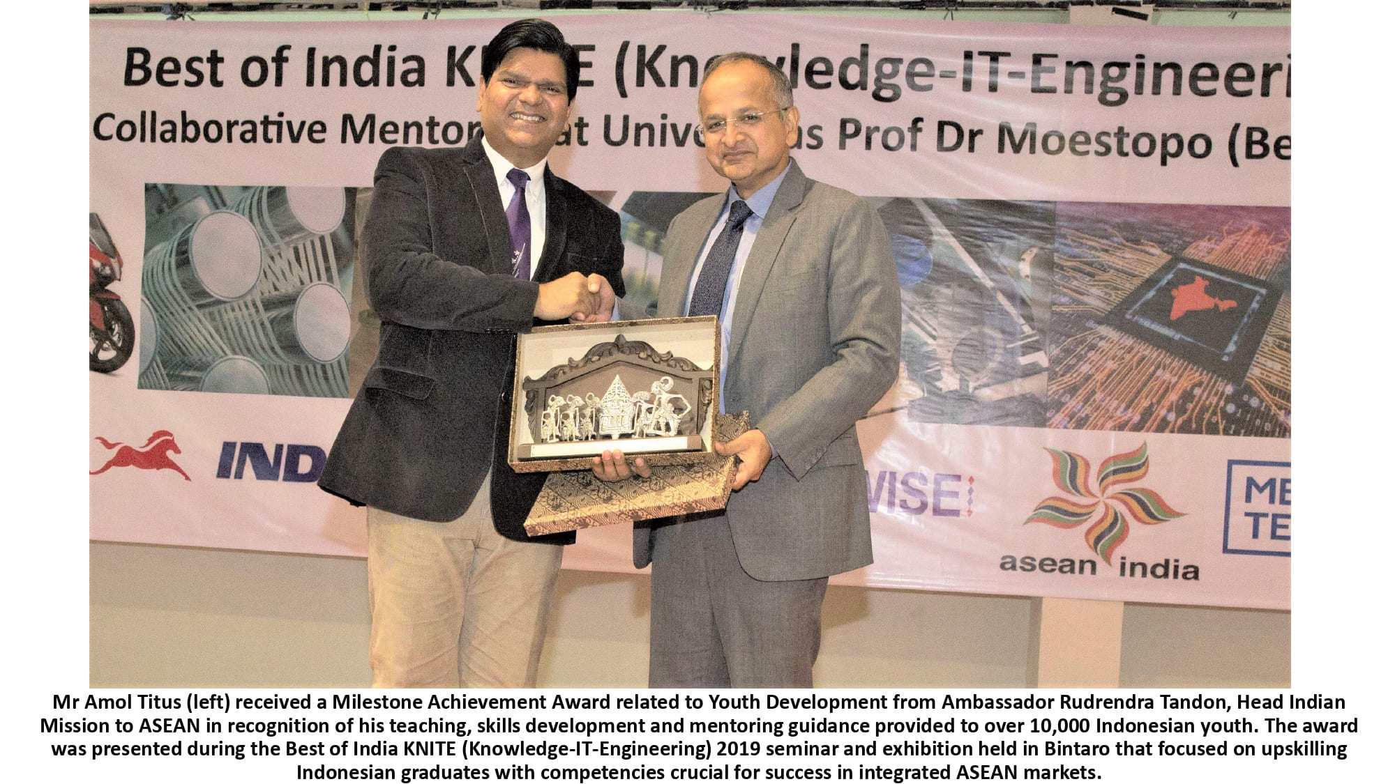 Amol Titus receives Milestone Achievement Award in 2019 for mentoring over 10,000 youth in Indonesia